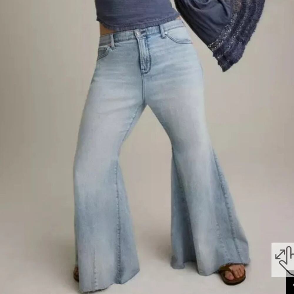 TORRID | FESTI Sky High Super Flare Bell Bottom Jeans Light Wash Elastic Waist